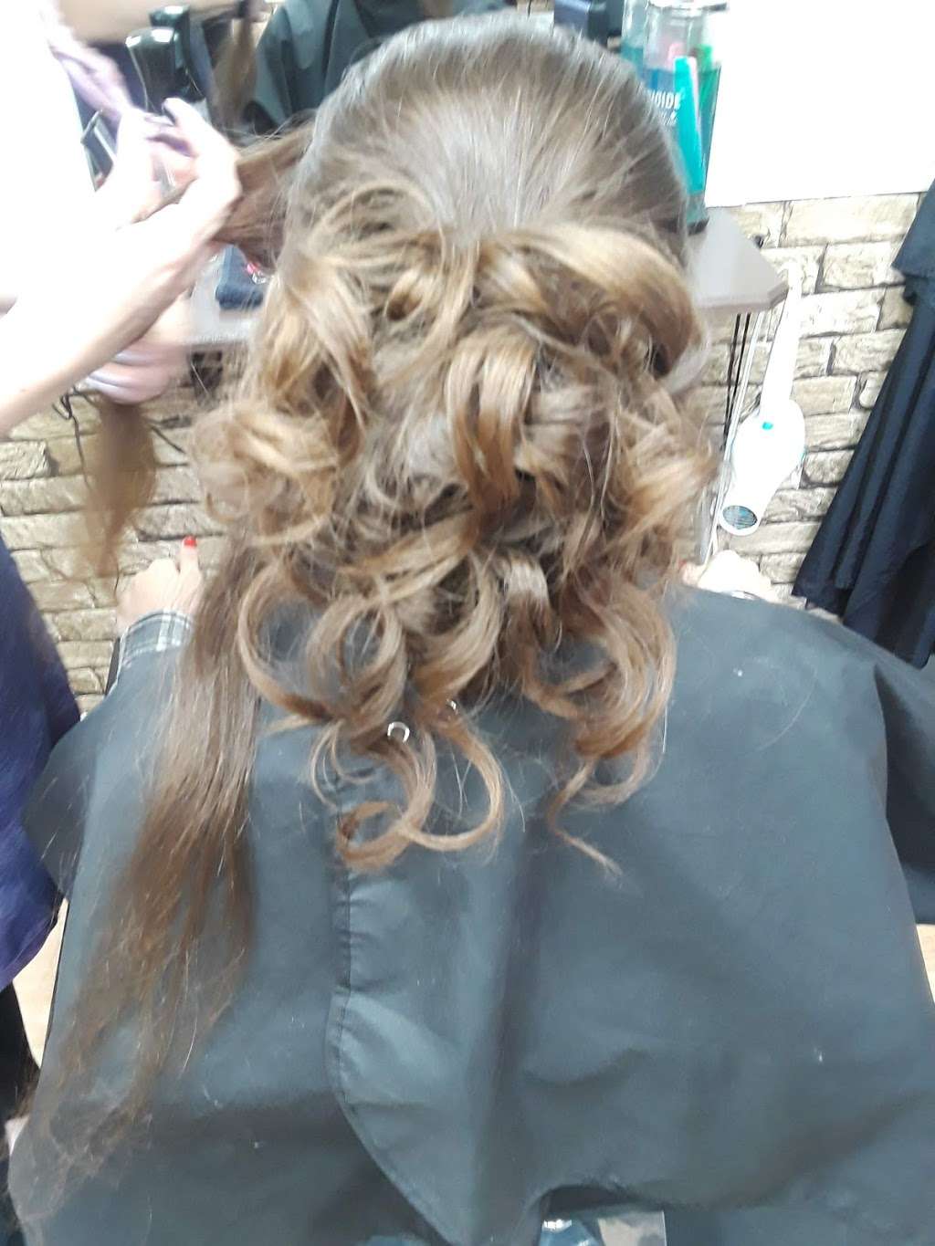 Ampd Hair Studio | 506 Lincoln Ave, Cloverdale, IN 46120, USA | Phone: (765) 795-2484