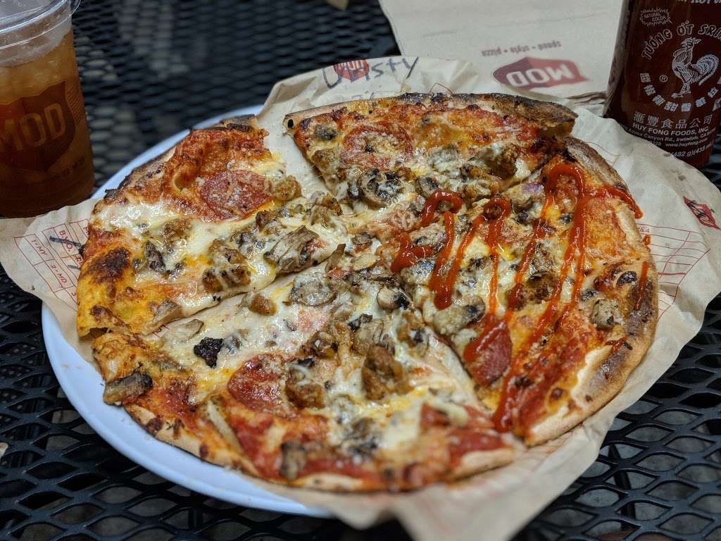 MOD Pizza | 1911 Taylor St Suite A, Houston, TX 77007, USA | Phone: (713) 862-4157