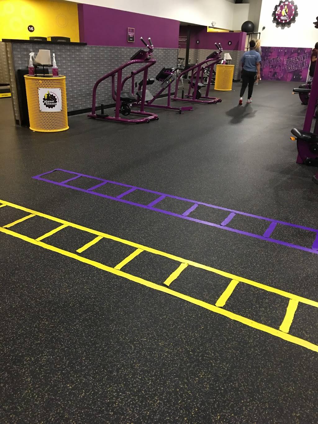 Planet Fitness | 15740 W Capitol Dr, Brookfield, WI 53005 | Phone: (262) 599-8127