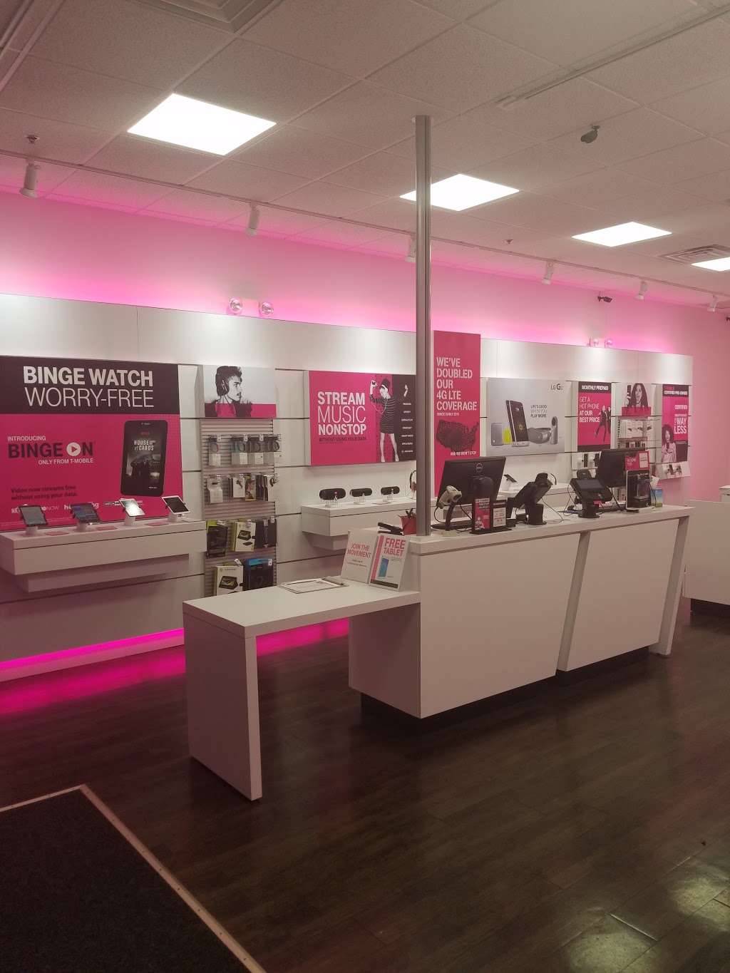 T-Mobile | 11316 W Lincoln Hwy, Mokena, IL 60448, USA | Phone: (815) 464-0195