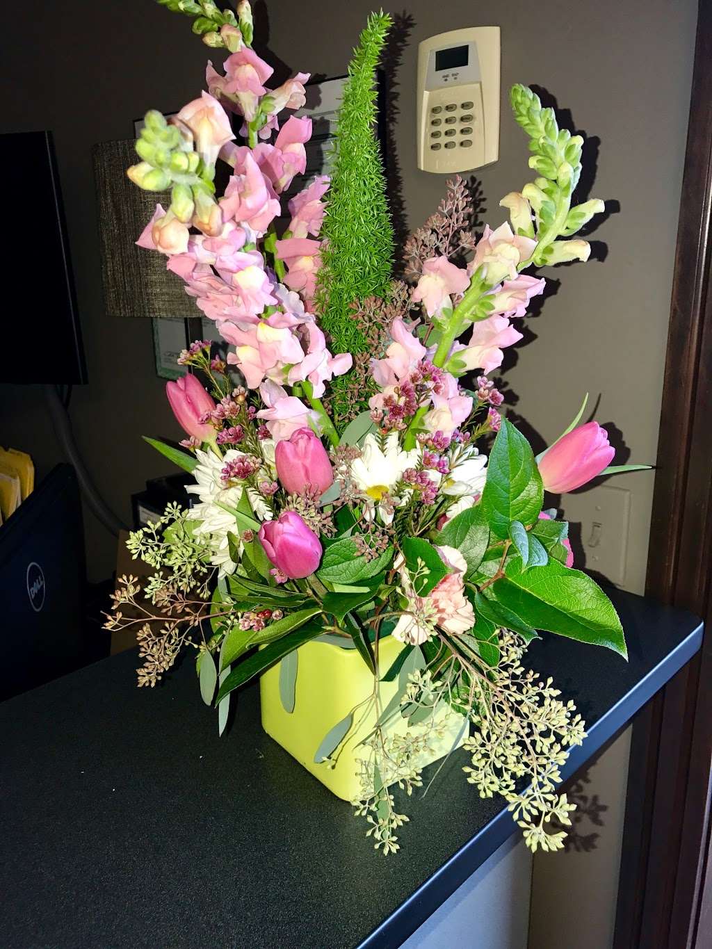 Creative Custom Flowers | 611 Larry Power Rd, Bourbonnais, IL 60914, USA | Phone: (815) 450-7479