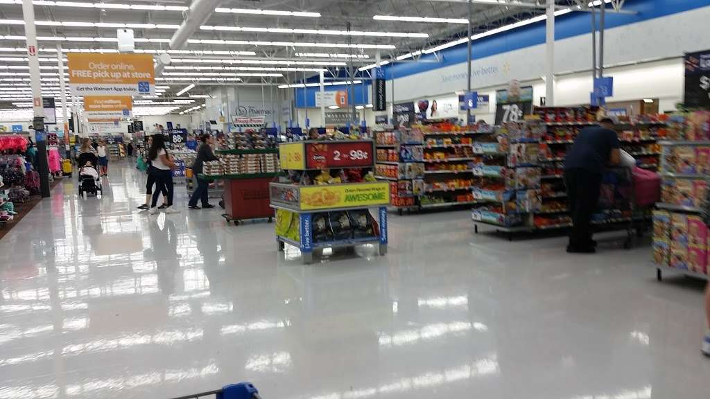 Walmart Supercenter | 1471 E Osceola Pkwy, Kissimmee, FL 34744, USA | Phone: (407) 870-2277