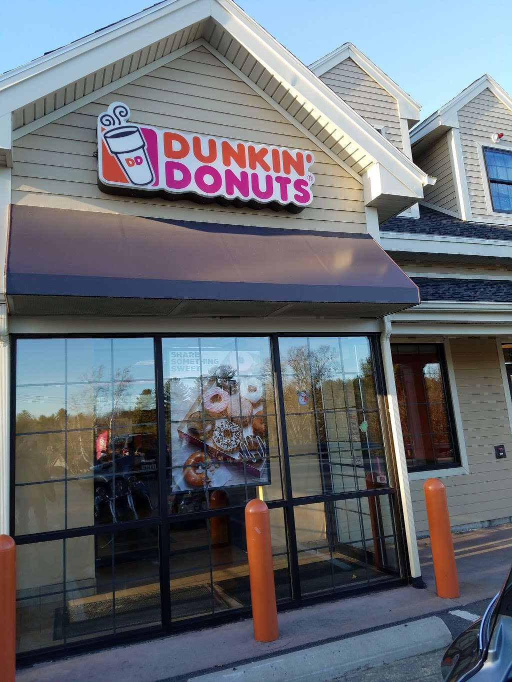 Dunkin | 8 NH-111, Atkinson, NH 03811, USA | Phone: (603) 362-5160