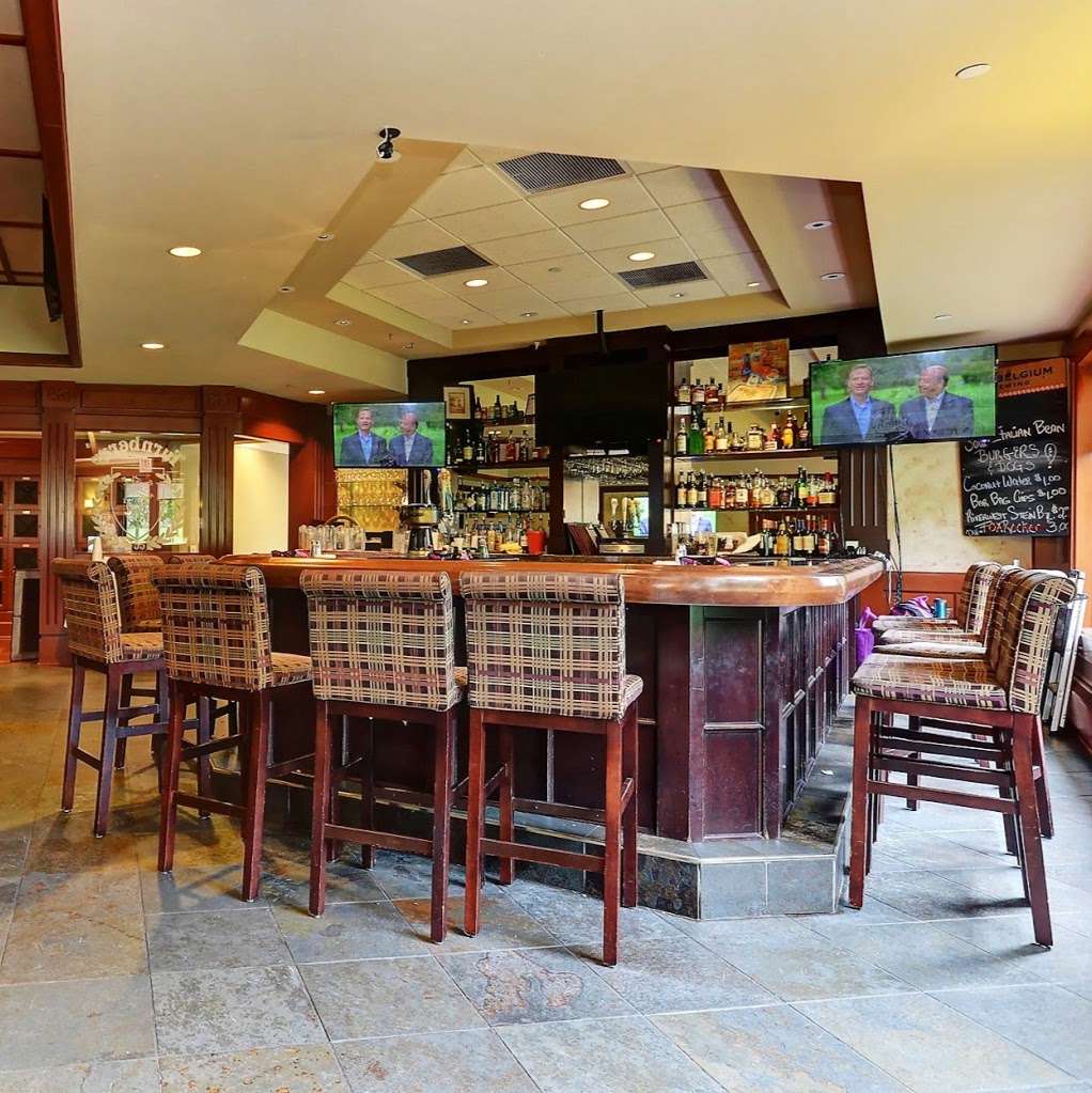 Griffin Room Restaurant & Bar | 9600 Turnberry Trail Turnberry Country Club Village of Lakewood IL 60014 US, 9600 Turnberry Trail, Village of Lakewood, IL 60014, USA | Phone: (815) 455-0501