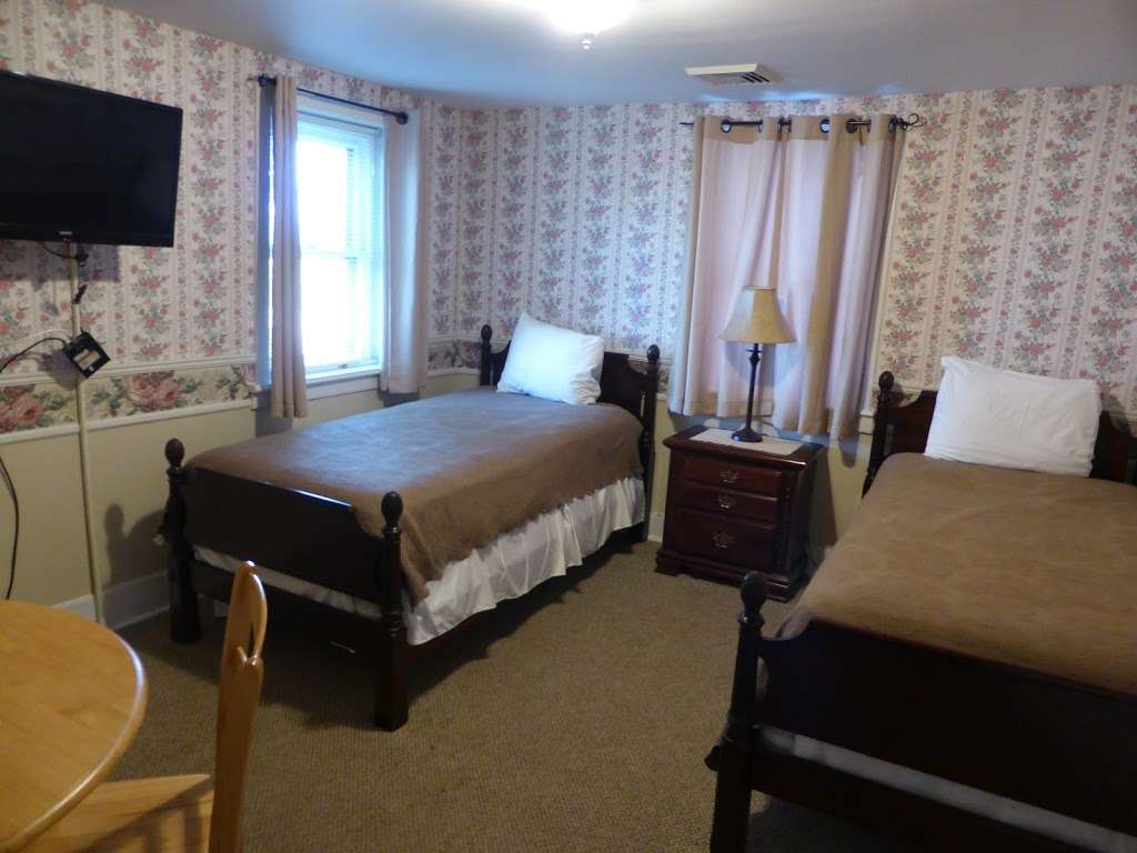 The Red Caboose Motel | 312 Paradise Ln, Ronks, PA 17572 | Phone: (717) 687-5000