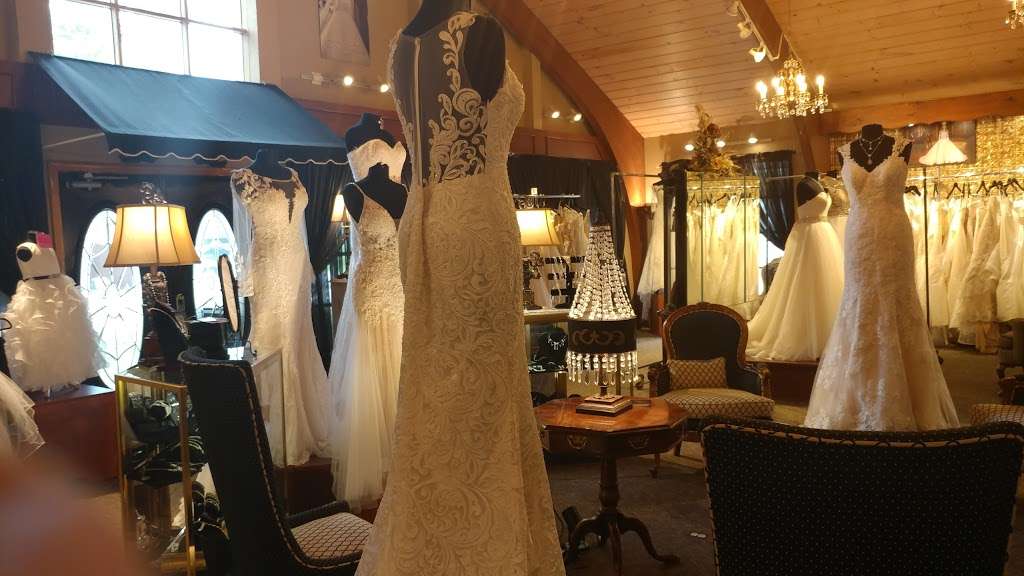 Wolsfelts Bridal | 1025 S Lincoln Ave, Aurora, IL 60505, USA | Phone: (630) 896-7166