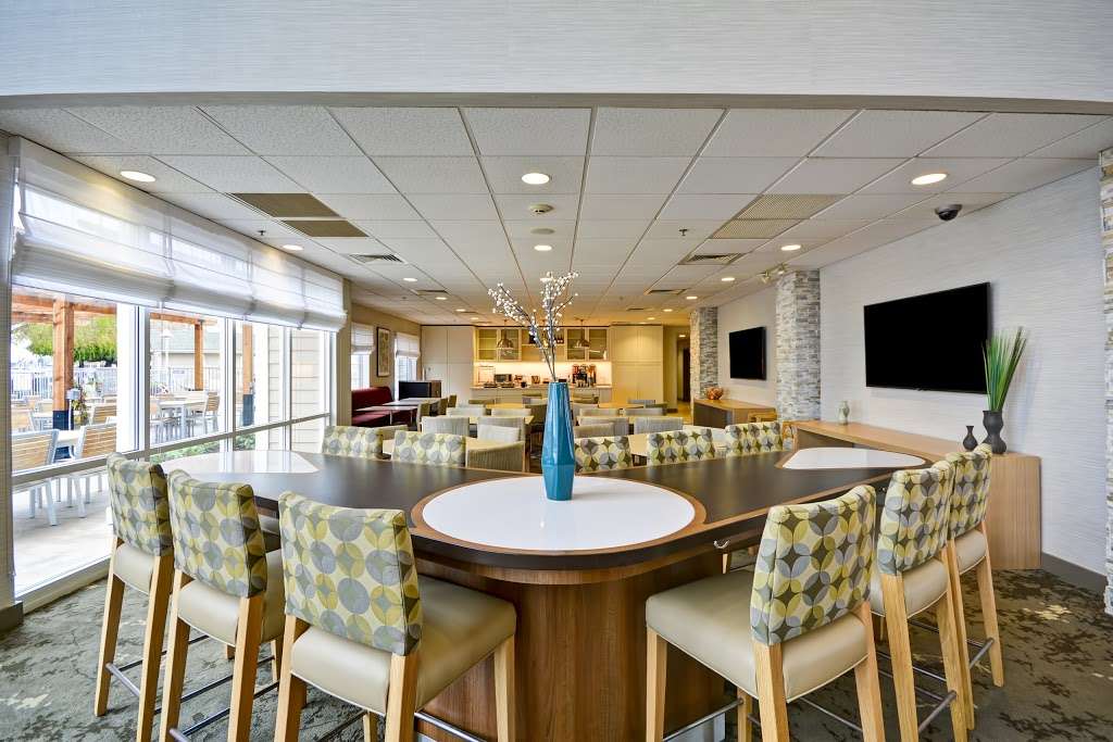 Homewood Suites by Hilton Oakland-Waterfront | 1103 Embarcadero, Oakland, CA 94606, USA | Phone: (510) 663-2700