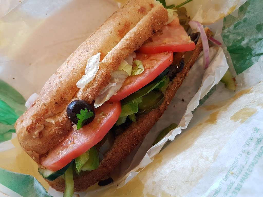 Subway Restaurants | 1606 Pacific Ave, Venice, CA 90291 | Phone: (310) 581-9494