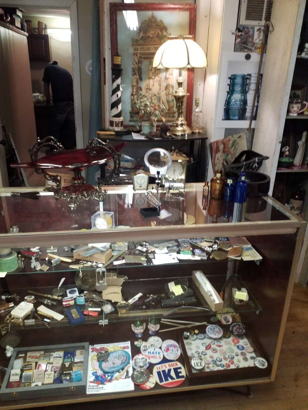 C & C Antiques | 734 Bedford St, Elmwood, MA 02337, USA | Phone: (508) 378-2078