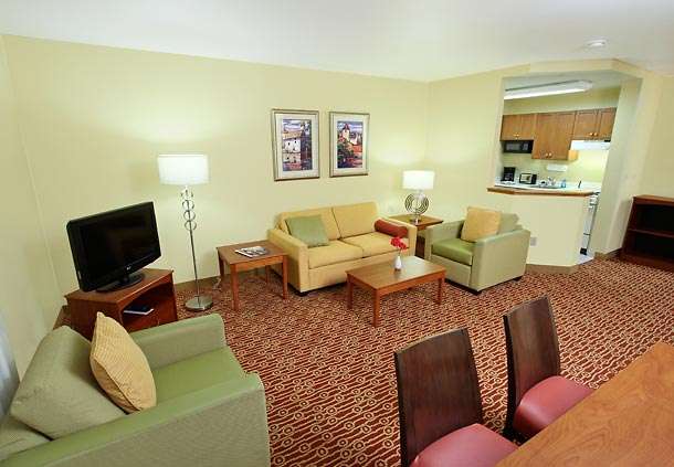 TownePlace Suites by Marriott Redwood City Redwood Shores | 1000 Twin Dolphin Dr, Redwood City, CA 94065, USA | Phone: (650) 593-4100