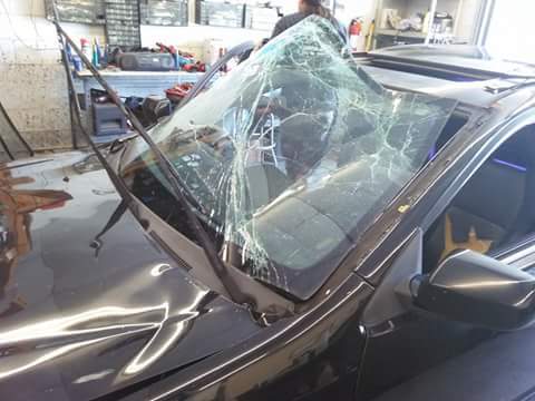 Better price auto glass | 1241 Commercial Ave, Oxnard, CA 93033, USA | Phone: (805) 814-8160