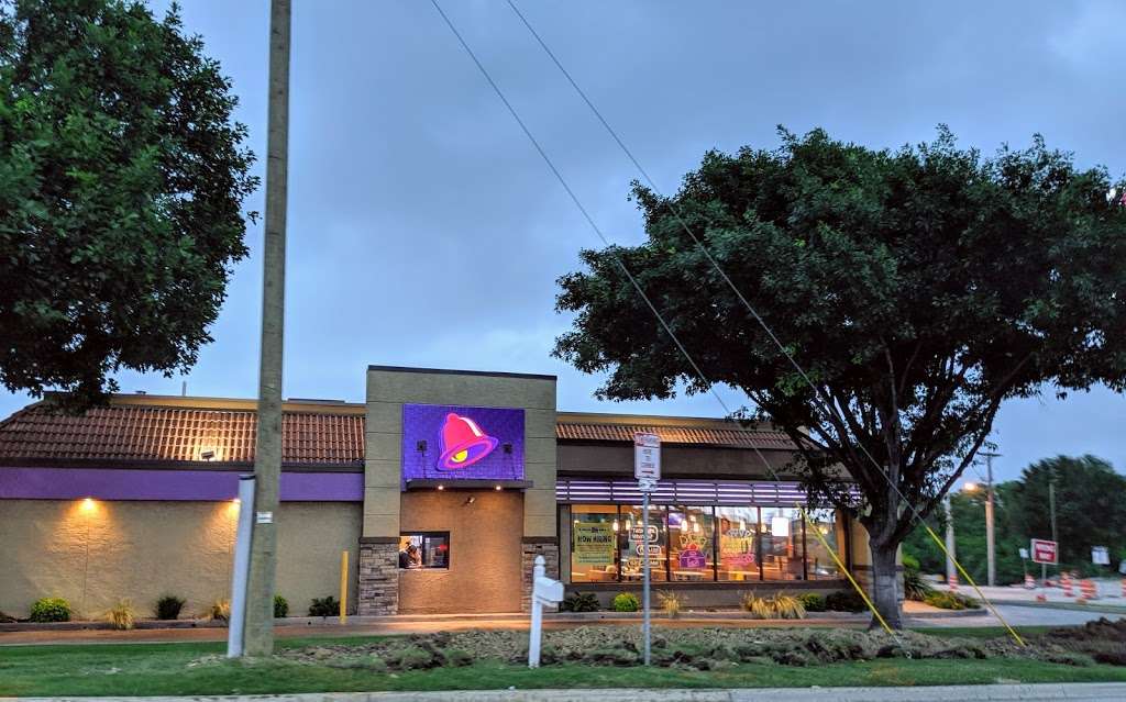 Taco Bell | 3890 S Great SW Pkwy, Grand Prairie, TX 75052, USA | Phone: (972) 660-1020