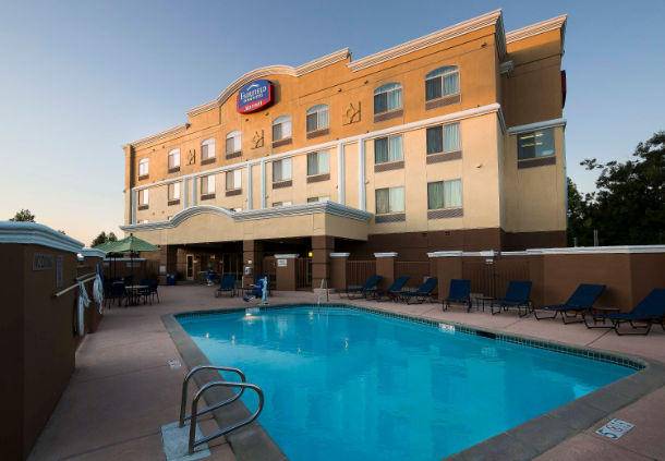 Fairfield Inn & Suites by Marriott Rancho Cordova | 10745 Gold Center Dr, Rancho Cordova, CA 95670, USA | Phone: (916) 858-8680