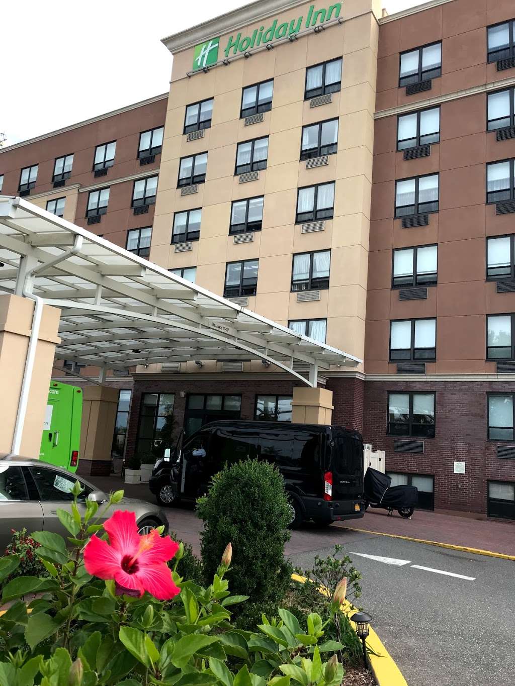 Holiday Inn New York JFK Airport | 154-71 Brookville Blvd, Rosedale, NY 11422 | Phone: (718) 712-0100