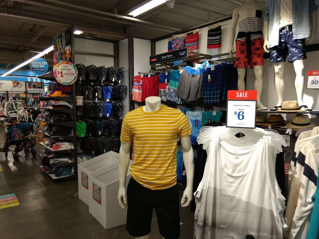 Old Navy | 2899 El Camino Real, Tustin, CA 92782, USA | Phone: (714) 505-2801