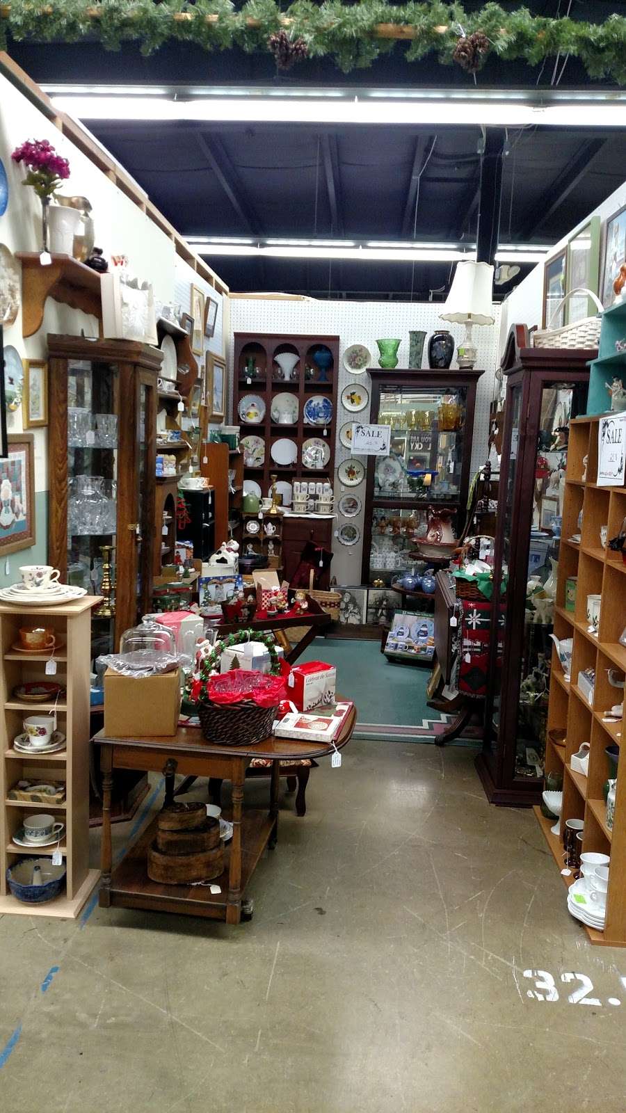 UNIQUE ANTIQUES MALL | 9600 James Madison Pkwy, King George, VA 22485, USA | Phone: (540) 625-2006