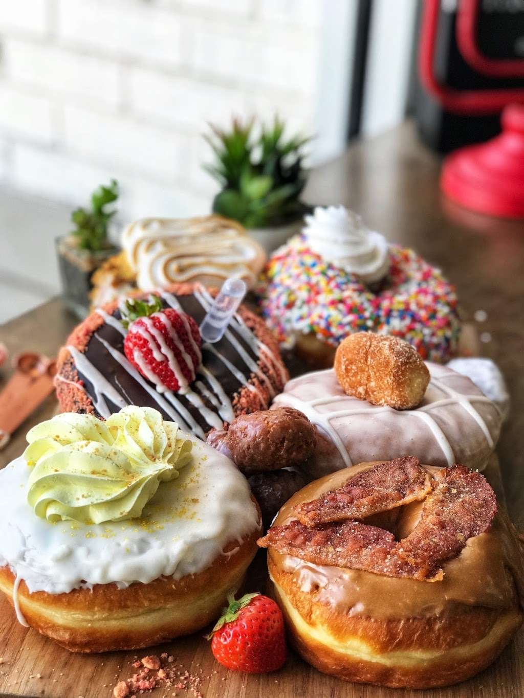 DG Doughnuts | 16131 W Colonial Dr, Oakland, FL 34787 | Phone: (407) 656-3869