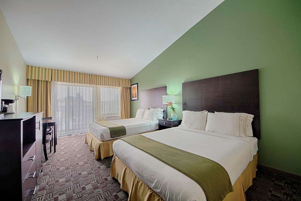 Holiday Inn Express & Suites Solana Beach-Del Mar | 621 S, Hwy 101, Solana Beach, CA 92075, USA | Phone: (858) 350-0111