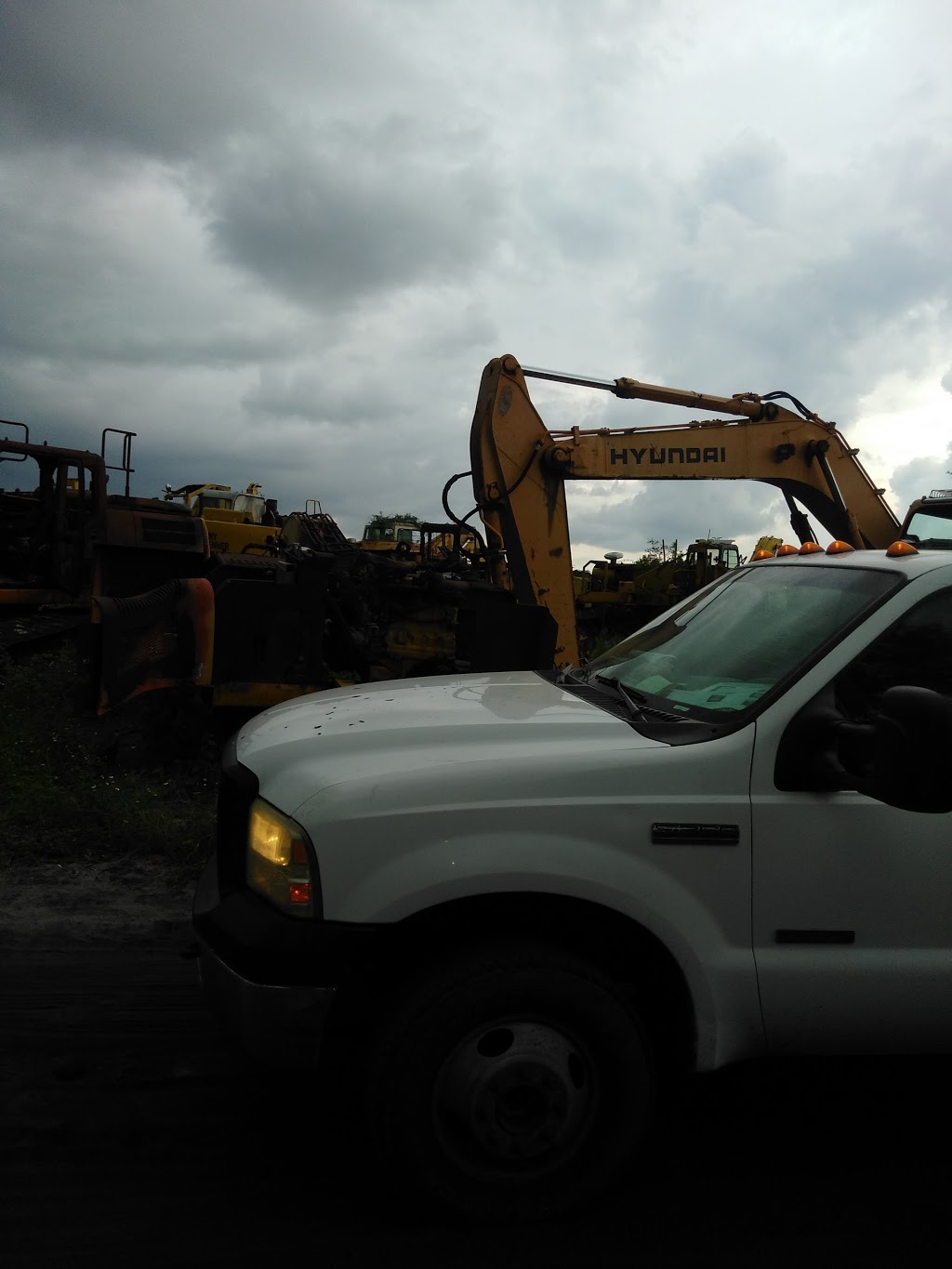 Southern Tractor Service and Salvage | 1305 US-17, Davenport, FL 33837, USA | Phone: (863) 419-0191