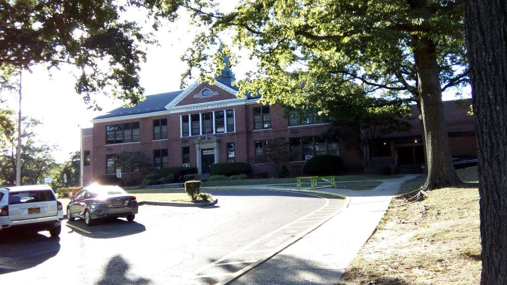 Greenvale School 1 Gabriel Rescigno Dr, Scarsdale, NY 10583