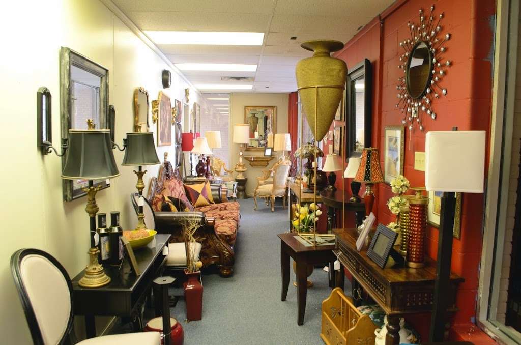 J and J Treasure Trove | 5002 Madison Ave, Indianapolis, IN 46227, USA | Phone: (317) 220-8198