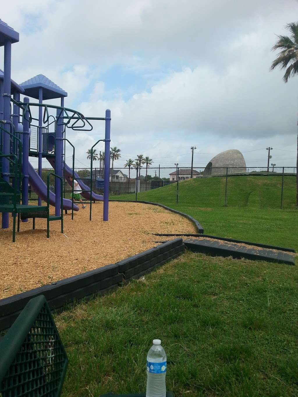 Menard Park | 2222 28th St, Galveston, TX 77550, USA | Phone: (409) 621-3177