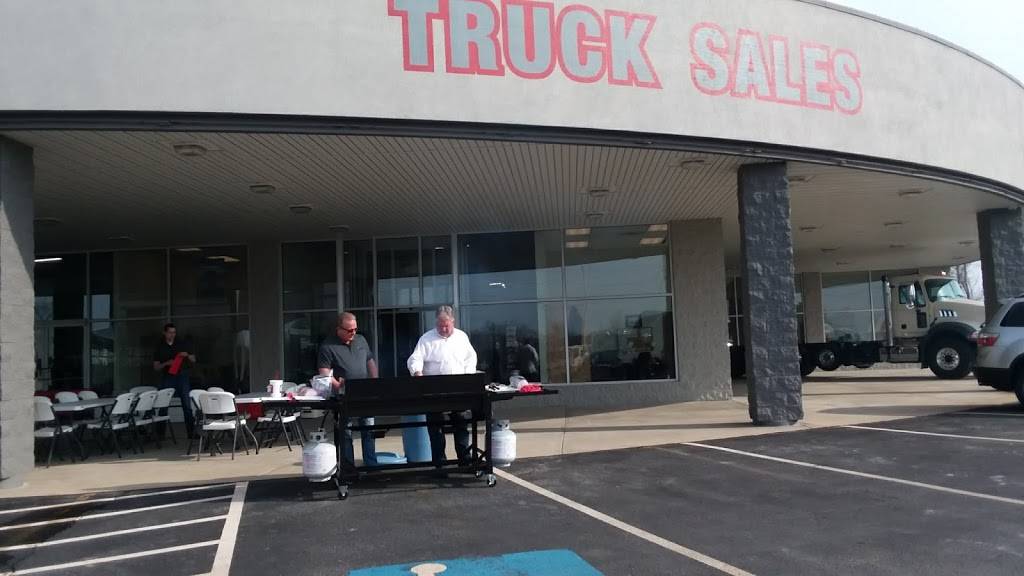 Vanguard Truck Center - Cahokia Mack Isuzu | 1 Vanguard Way, Cahokia, IL 62206 | Phone: (314) 256-8099