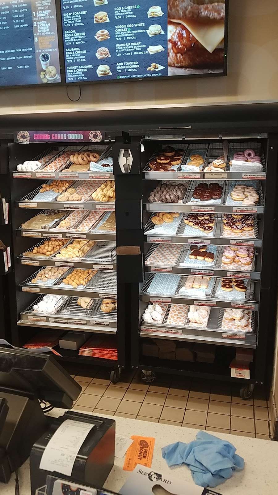 Dunkin Donuts | 3200 Sand Lake Rd, Lindenhurst, IL 60046, USA | Phone: (224) 643-7549