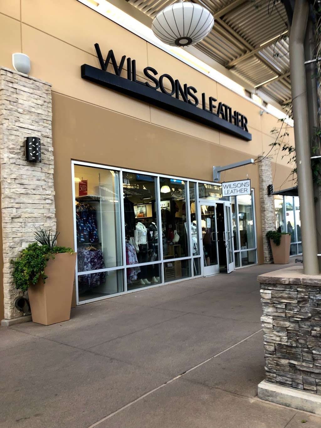 Wilsons Leather | 4976 Premium Outlets Way Suite 748, Chandler, AZ 85226, USA | Phone: (480) 639-1860