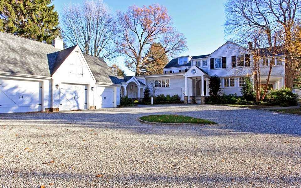 Chappaqua Real Estate - Antoinette DeRose Real Estate Salesperso | 45 S Greeley Ave, Chappaqua, NY 10514, USA | Phone: (914) 263-8971