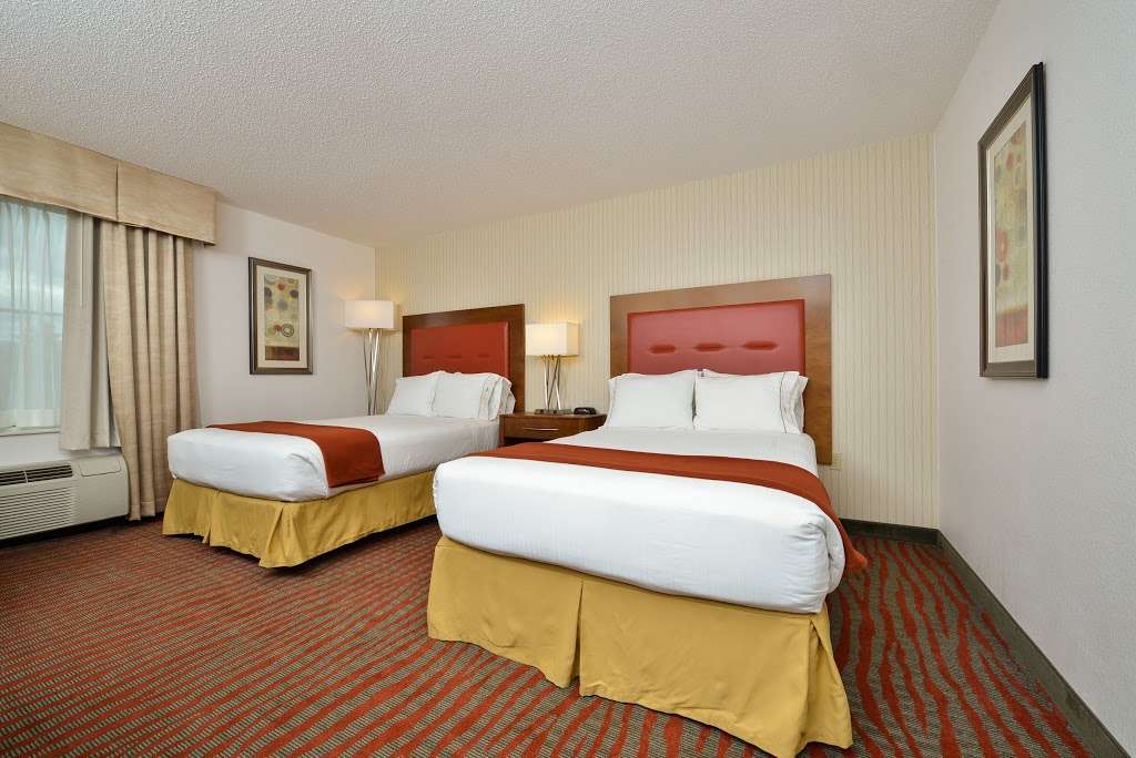 Holiday Inn Express Boston-Milford | 50 Fortune Blvd, Milford, MA 01757, USA | Phone: (508) 634-1054
