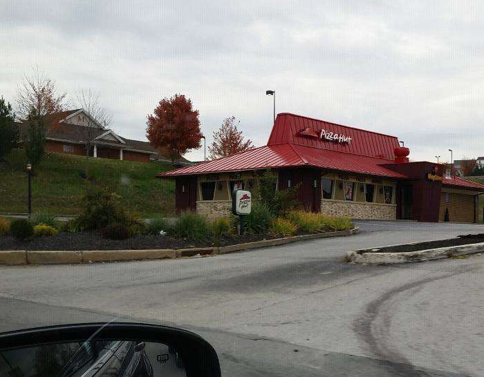 Pizza Hut | 2410 Mt Rose Ave, York, PA 17402, USA | Phone: (717) 757-3130