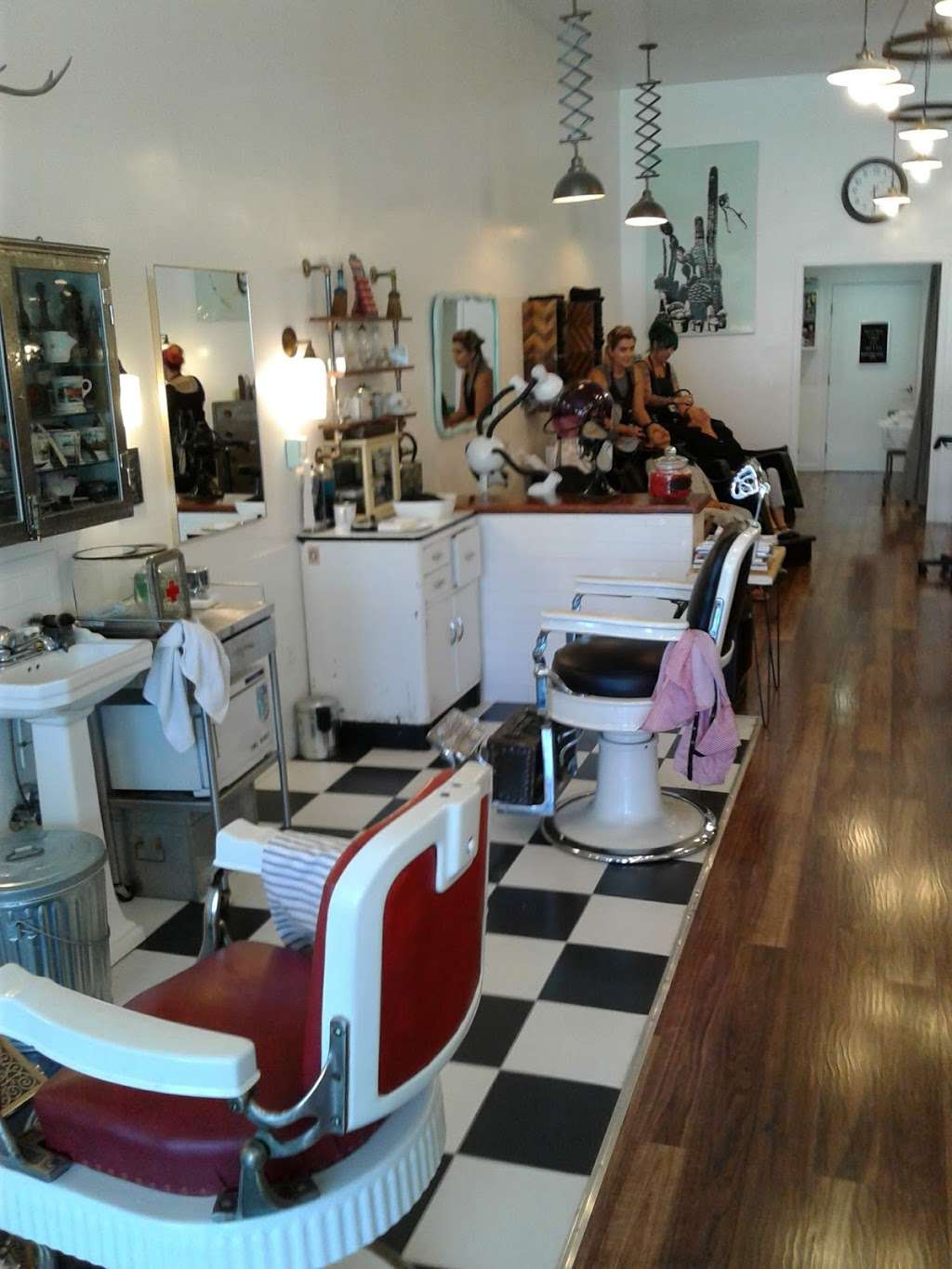 Revival Barber and Beauty | 3312 Adeline St, Berkeley, CA 94703, USA | Phone: (510) 338-6522