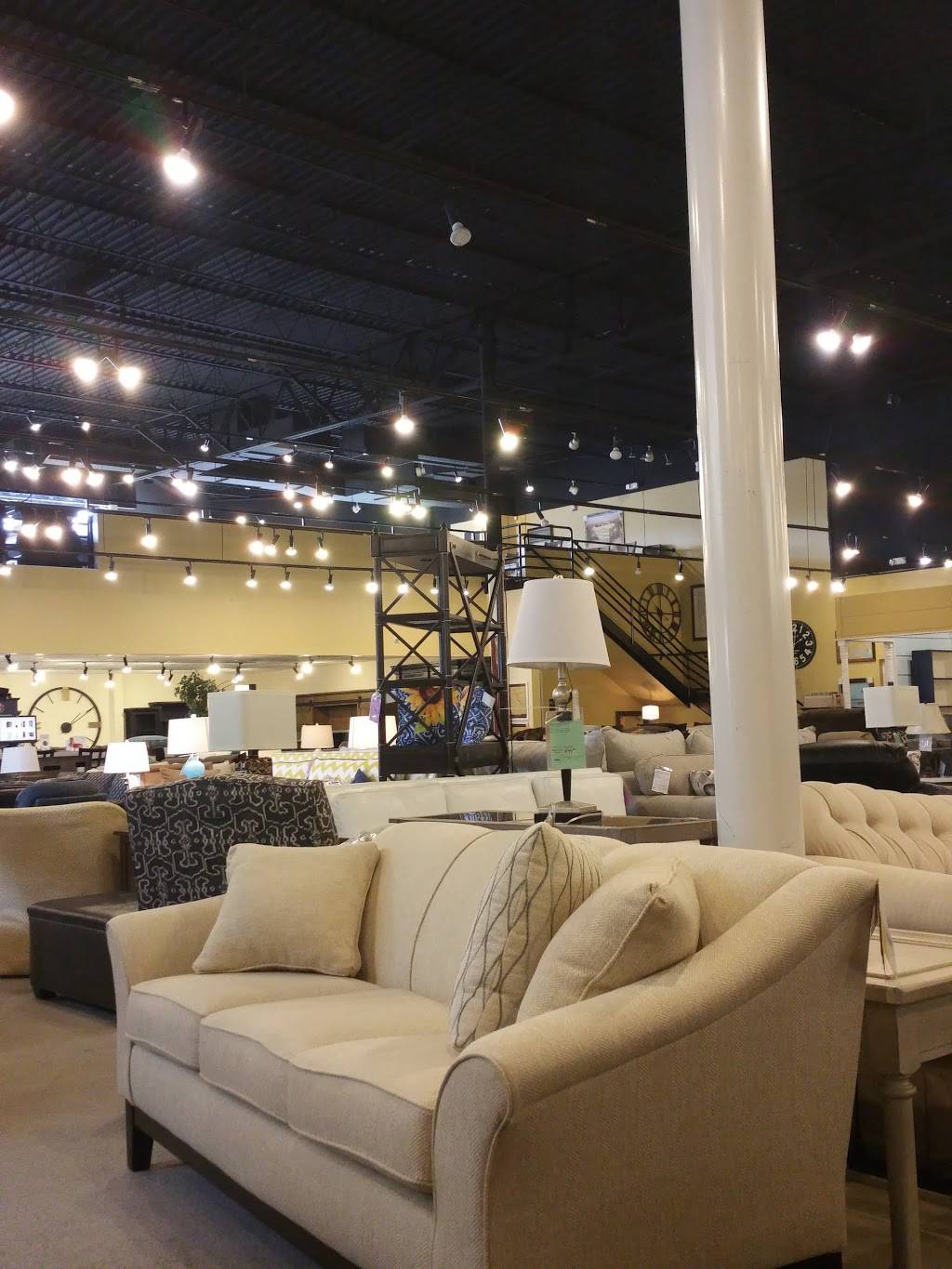 Jacksonville Furniture Mart | 11815 N Main St, Jacksonville, FL 32218, USA | Phone: (904) 751-7555