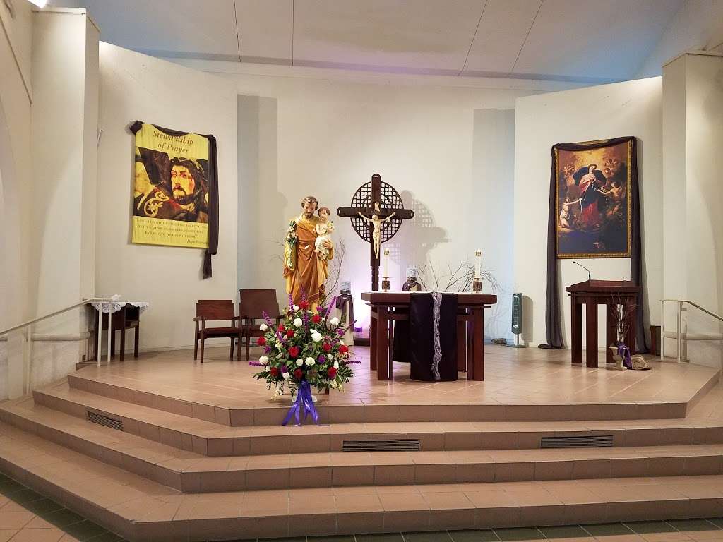 St Walters Catholic Church | 130 W Pine St, Roselle, IL 60172, USA | Phone: (630) 894-2461