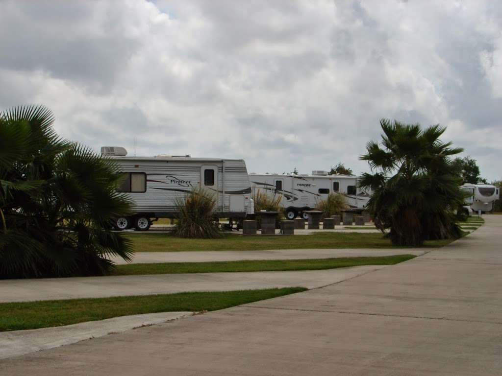 Ron Hoover Oasis RV Park | 1905 Gulf Fwy, La Marque, TX 77568, USA | Phone: (409) 935-7101