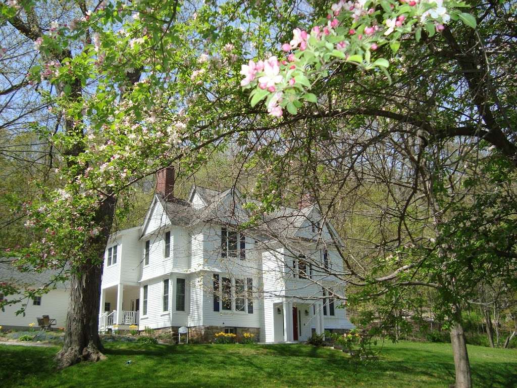 Pawling House Bed & Breakfast | 105 W Main St, Pawling, NY 12564, USA | Phone: (845) 855-3851