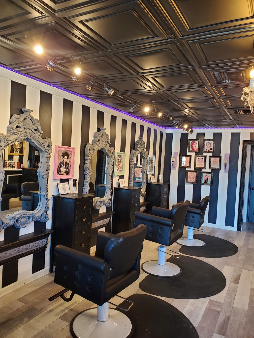 Shear Misfits Studio hair salon Tampa | 9735 W Hillsborough Ave # B, Tampa, FL 33615 | Phone: (813) 414-3980