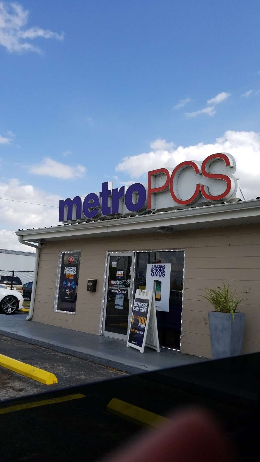 Metro by T-Mobile | 104 US-17 S, Winter Haven, FL 33880, USA | Phone: (863) 293-6600