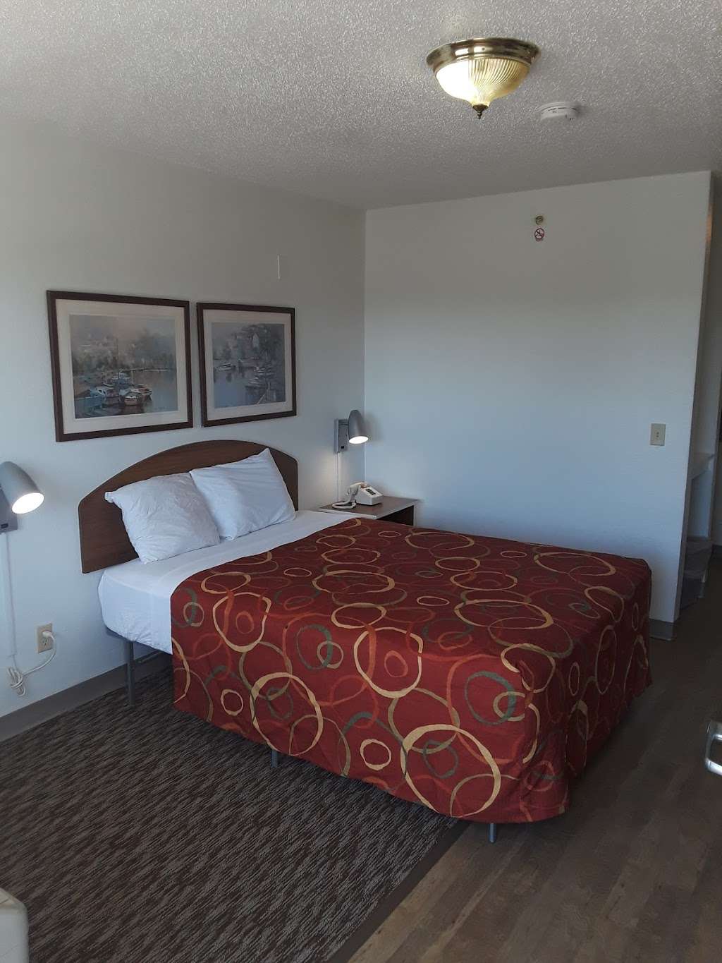 InTown Suites Extended Stay Houston TX - Westchase | 3100 W Sam Houston Pkwy S, Houston, TX 77042, USA | Phone: (713) 780-8200