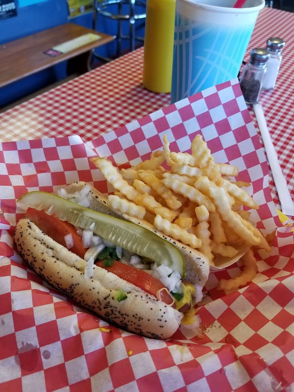 Roys Chicago Doggery & Italian Beef | 84 Corona Rd, Petaluma, CA 94954, USA | Phone: (707) 774-1574