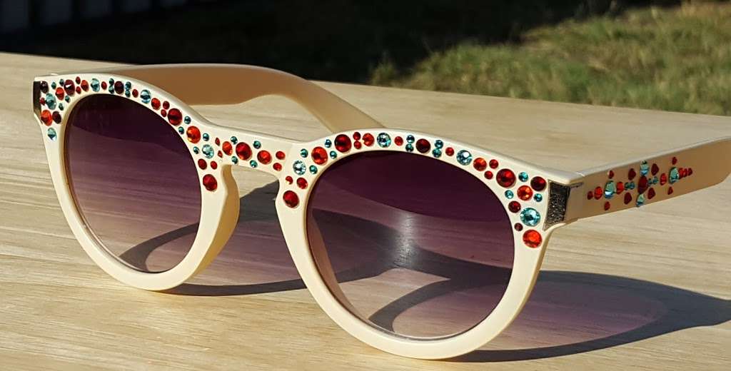 Sunglass Shenanigans | W McFadden Ave & Springdale St, Huntington Beach, CA 92647, USA | Phone: (714) 501-3074