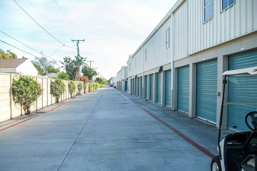 Lighthouse Self Storage - Whittier | 10230 Colima Rd, Whittier, CA 90603, USA | Phone: (562) 485-2222