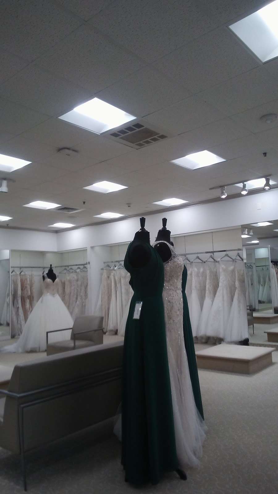 Macys Bridal Salon by Demetrios | 1100 Northern Blvd, Manhasset, NY 11030 | Phone: (516) 869-0391