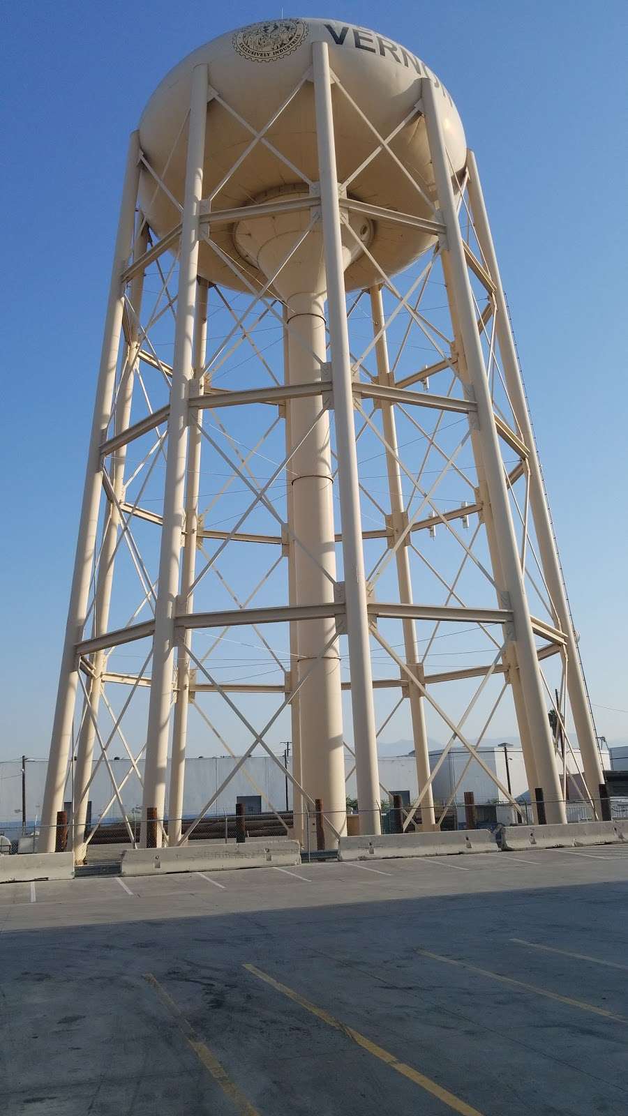 Pilot Water Tower Warehouse | 2820 S Soto St, Los Angeles, CA 90023, USA | Phone: (323) 980-7789