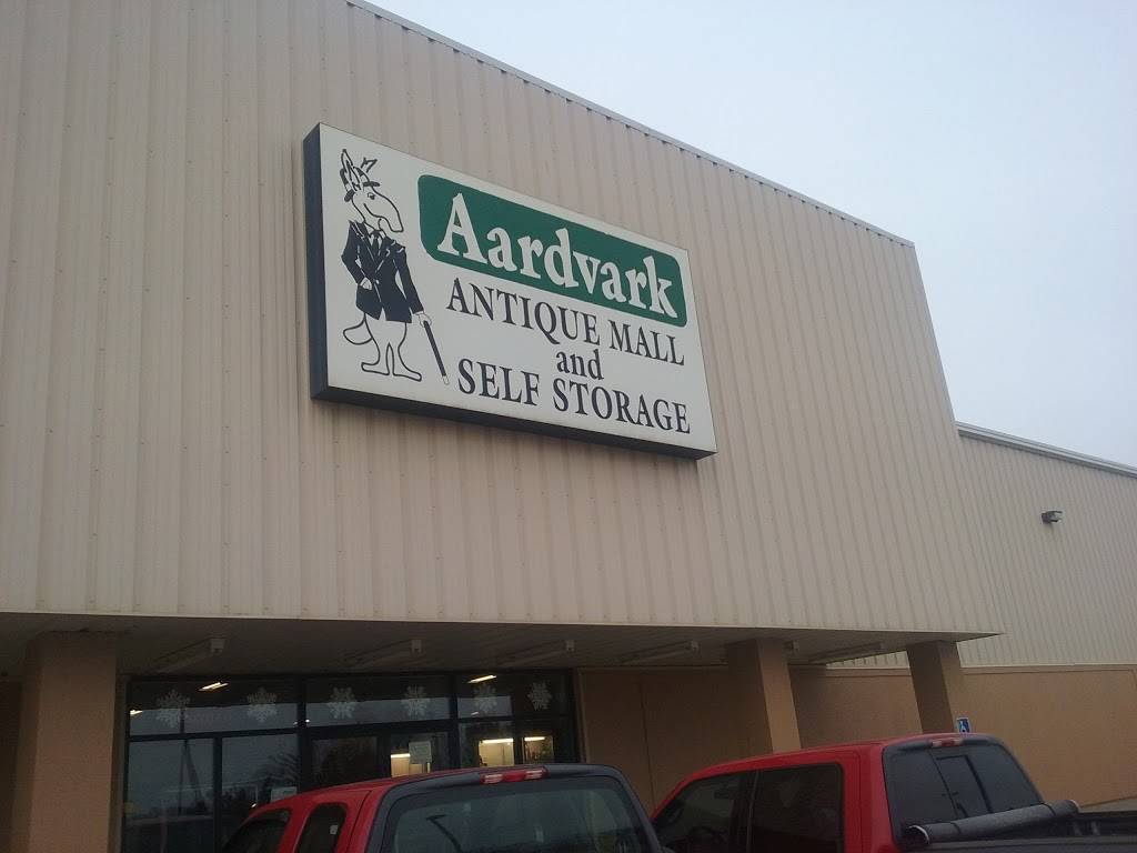 Aardvark Antique Mall | 5800 Arbor Rd, Lincoln, NE 68517, USA | Phone: (402) 464-5100