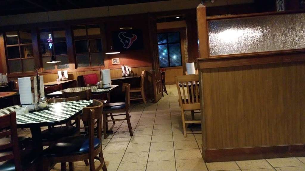 Pizza Hut | 2350 N Main St, Liberty, TX 77575, USA | Phone: (936) 336-8708