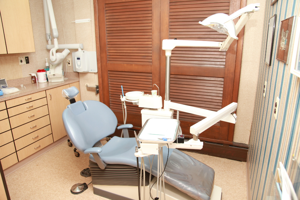 SMILE LI DENTISTRY LLC | 525 Wanaque Ave STE 100, Pompton Lakes, NJ 07442, USA | Phone: (973) 835-0350