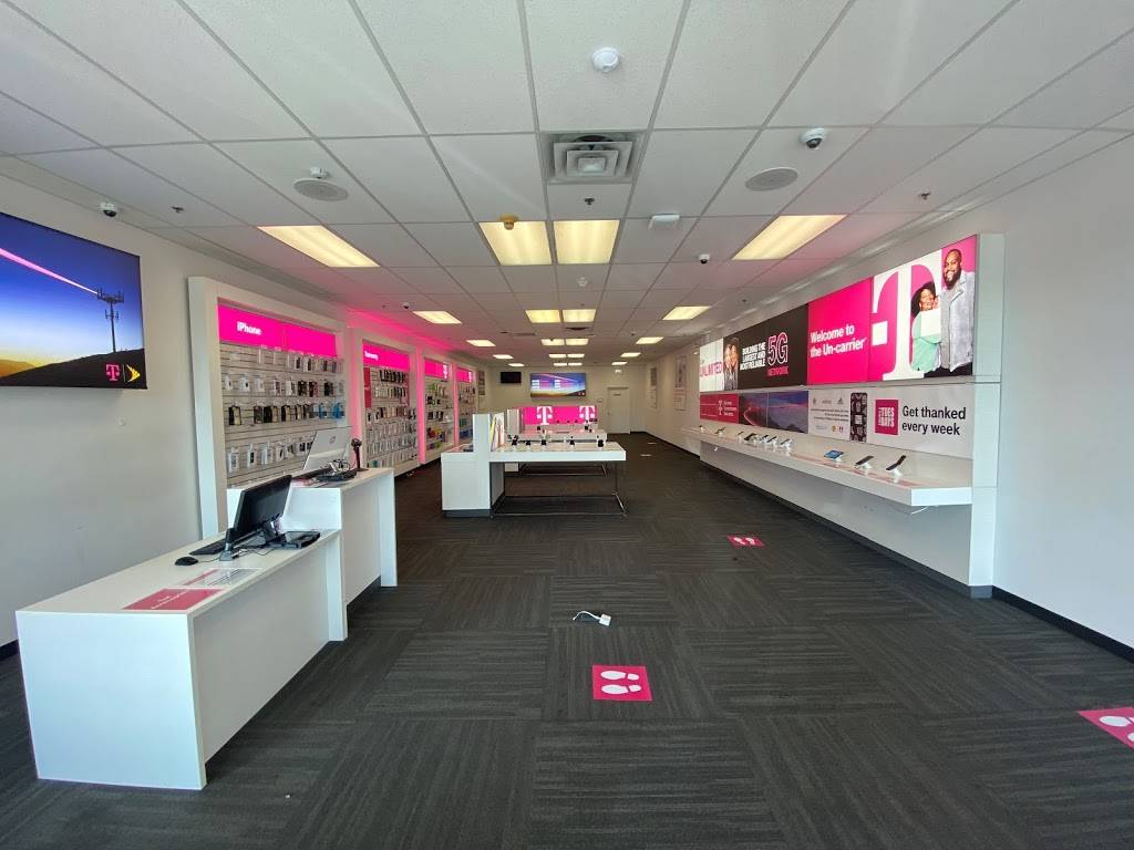 T-Mobile | 5316 N Milwaukee Ave #8, Chicago, IL 60630, USA | Phone: (872) 243-2770