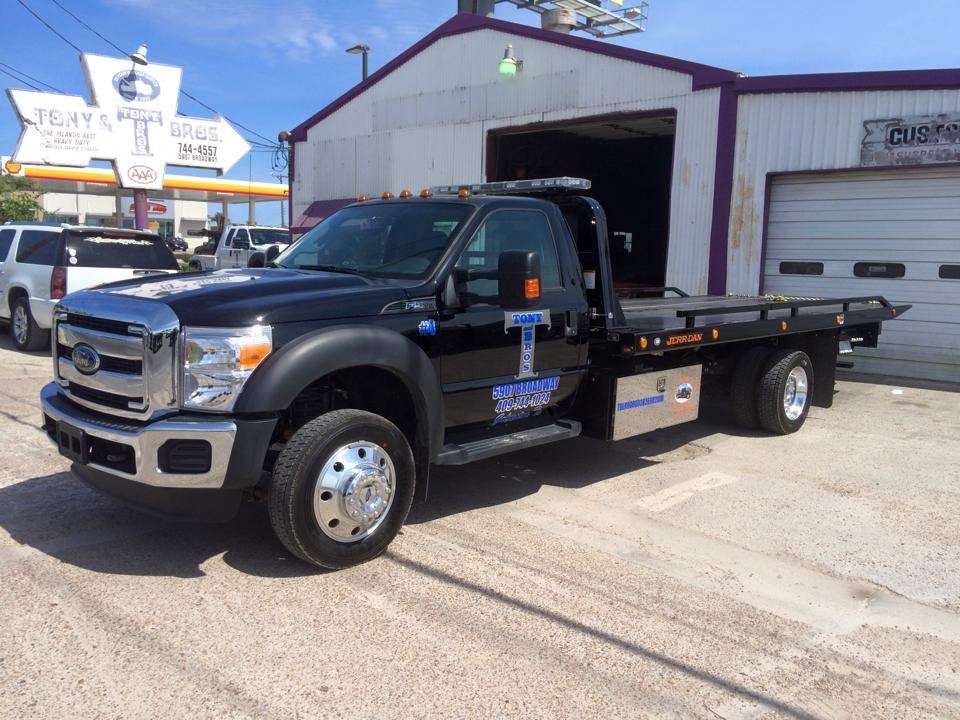 Tony & Bros towing and repair | 706 51st St, Galveston, TX 77551, USA | Phone: (409) 744-1024